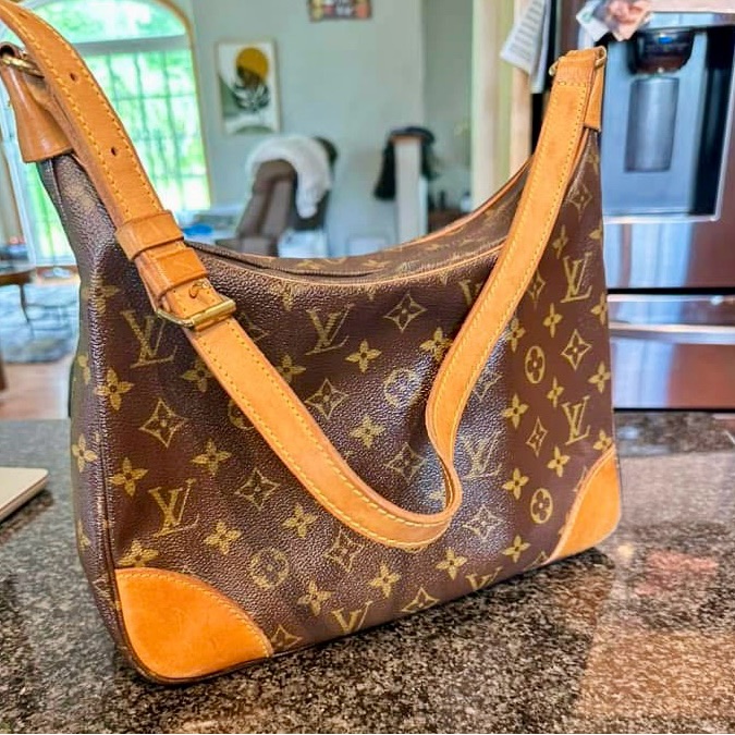 Authentic Louis Vuitton Boulogne 30